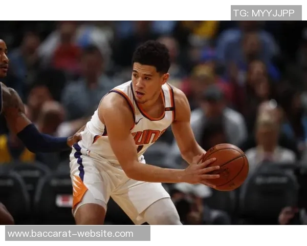 蒙蒂对布克表现赞赏期待外界关注他的成长与贡献