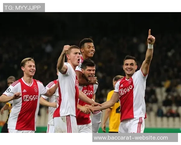 阿贾克斯欧冠历史性首发两名17岁新星展现青春力量